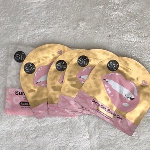 SF GLOW Sun’s Out, Pouts Out gold foil lip masks